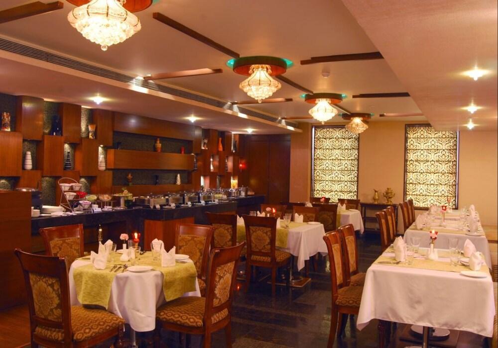 Hk Clarks Inn, Amritsar Extérieur photo